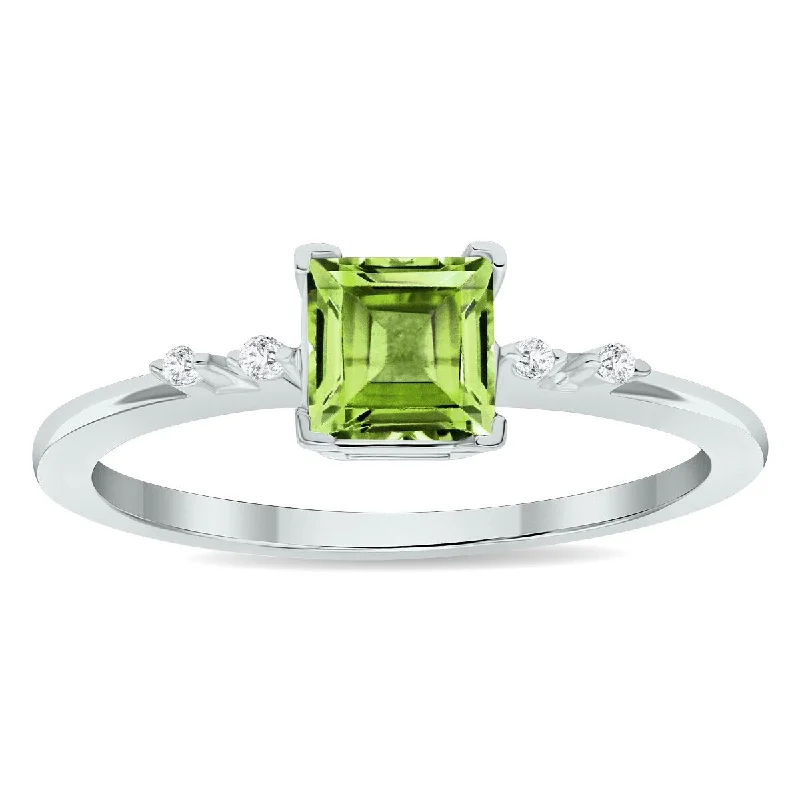 Women's Peridot and Diamond Sparkle Ring in 10K White Gold