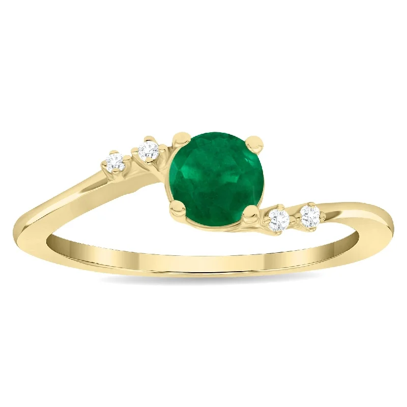 Women's Round Shaped Emerald and Diamond Tierra Ring in 10K Yellow Gold