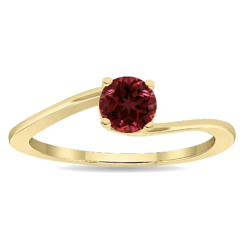 Women's Round Shaped Solitaire Garnet Wave Ring in 10K Yellow Gold