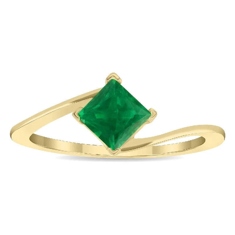 Women's Solitaire Square Shaped Emerald Wave Ring in 10K Yellow Gold